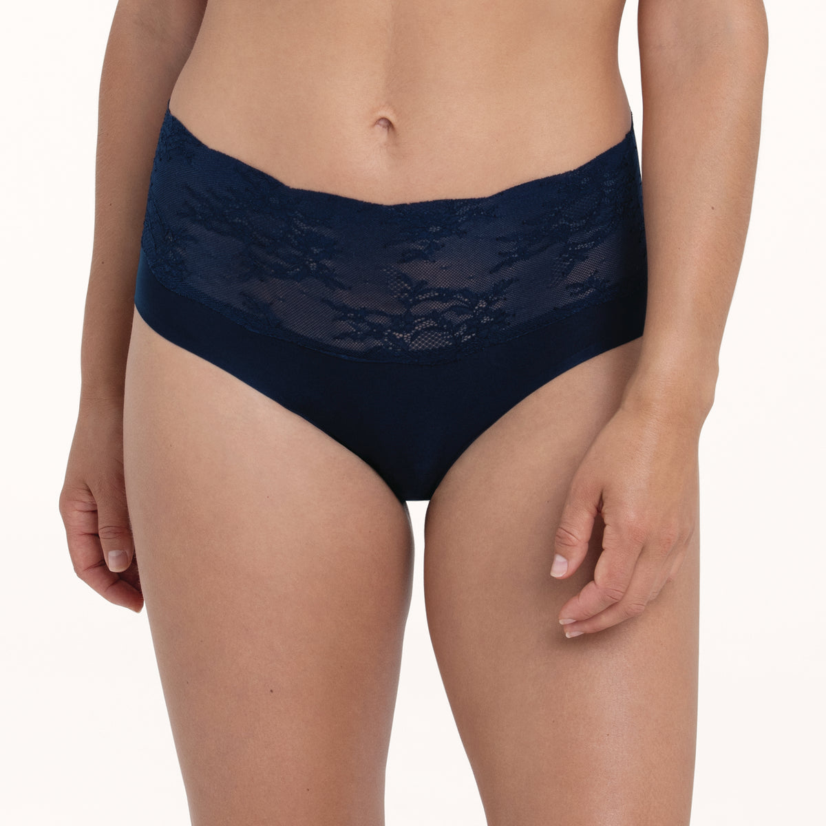 Essential Lace 1304