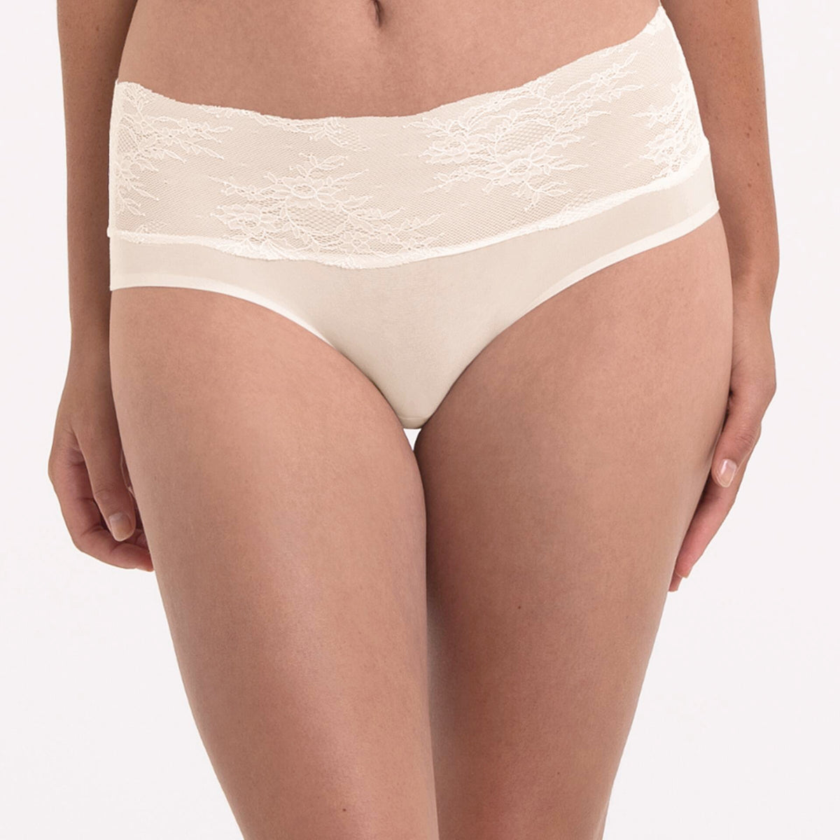 Essential Lace 1304