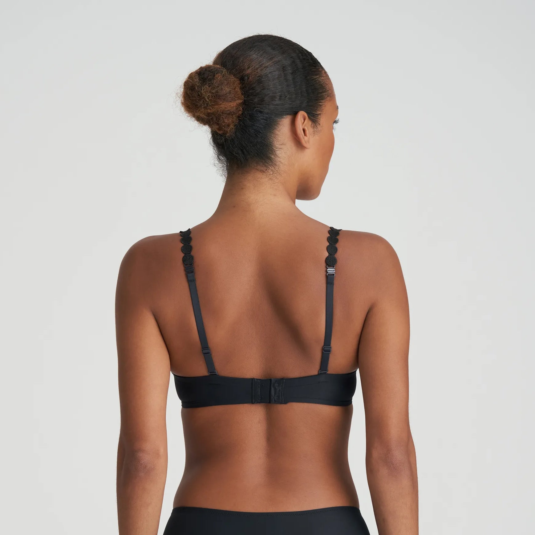 Tom 0120826 - Charcoal