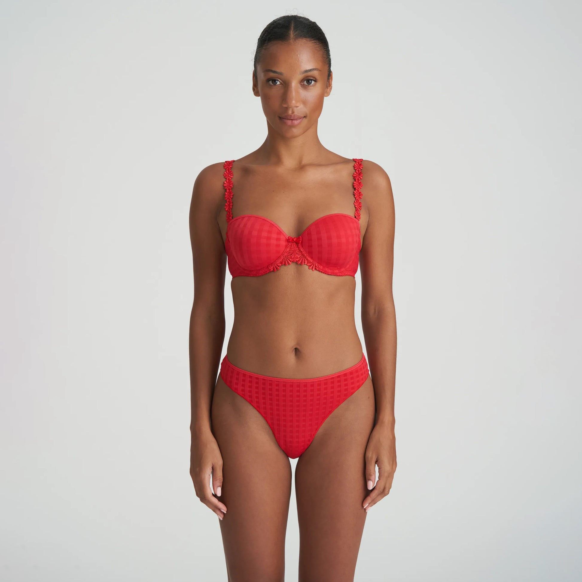 Avero 0600410 - Scarlet