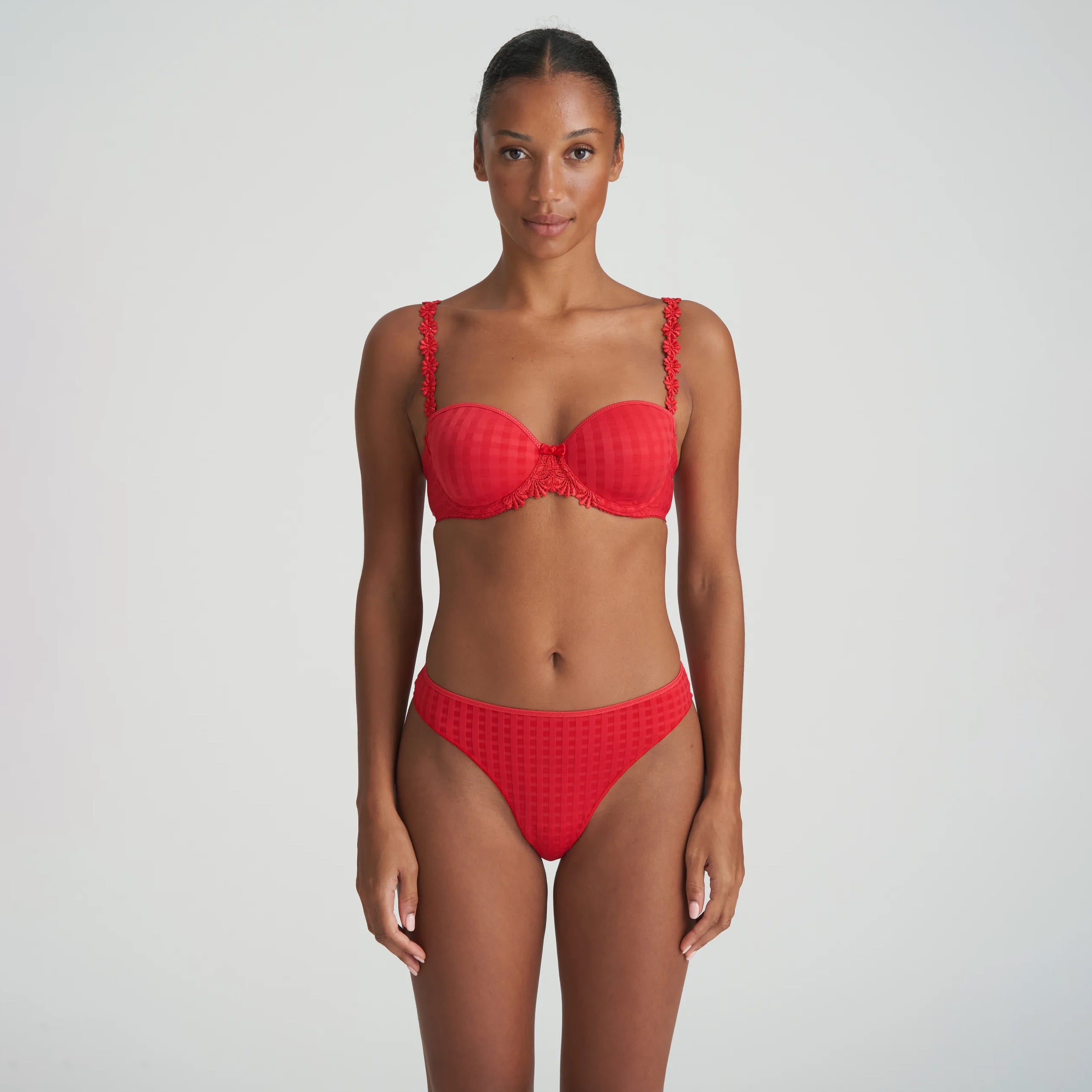 Avero 0600410 - Scarlet