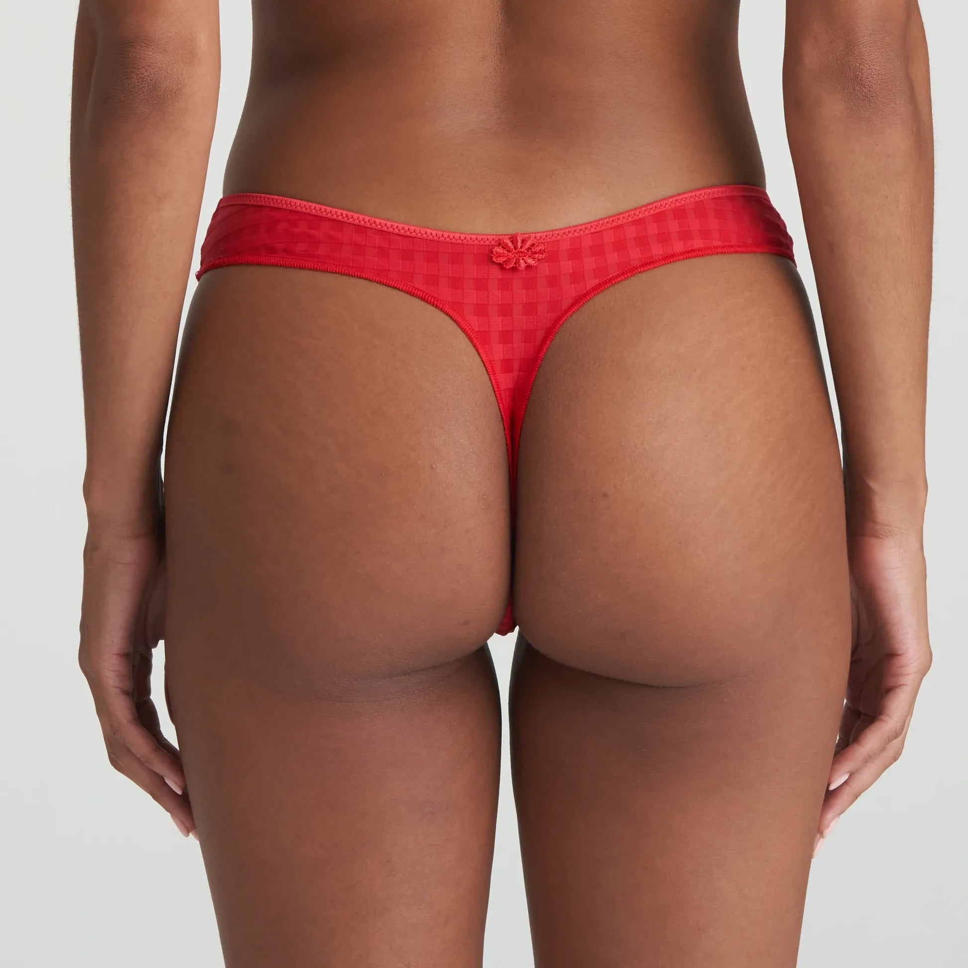 Avero 0600410 - Scarlet