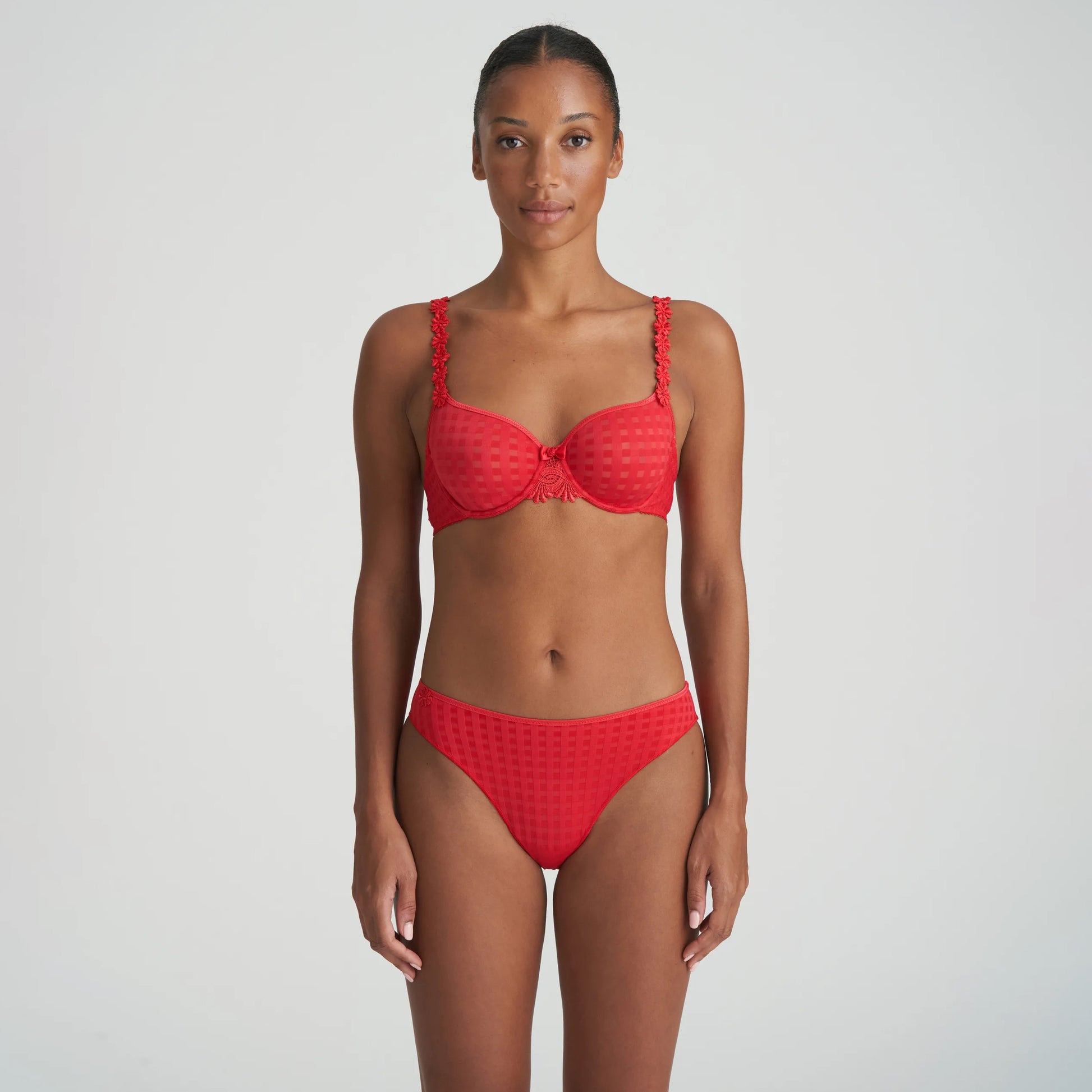Avero 0500410 - Scarlet