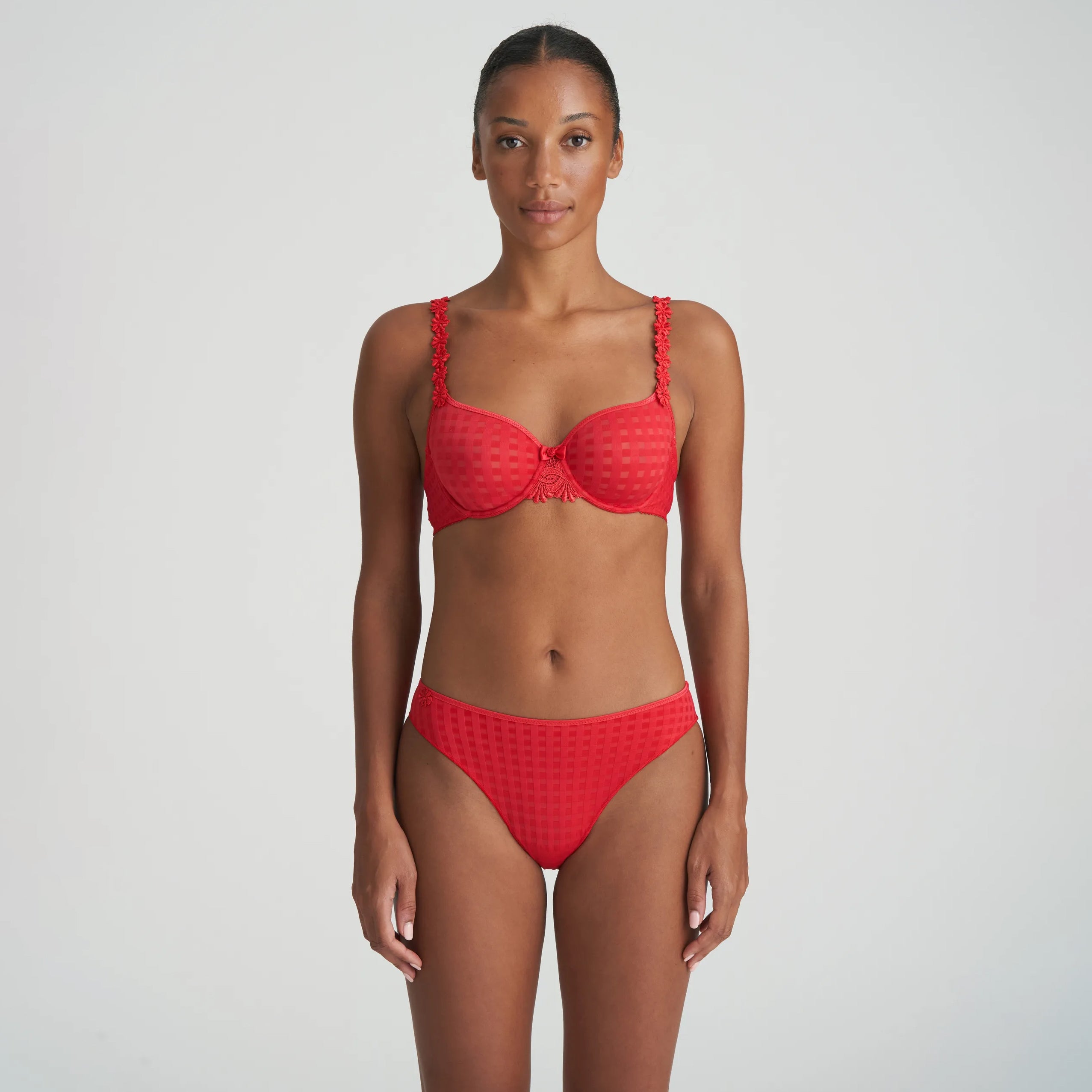 Avero 0500410 - Scarlet