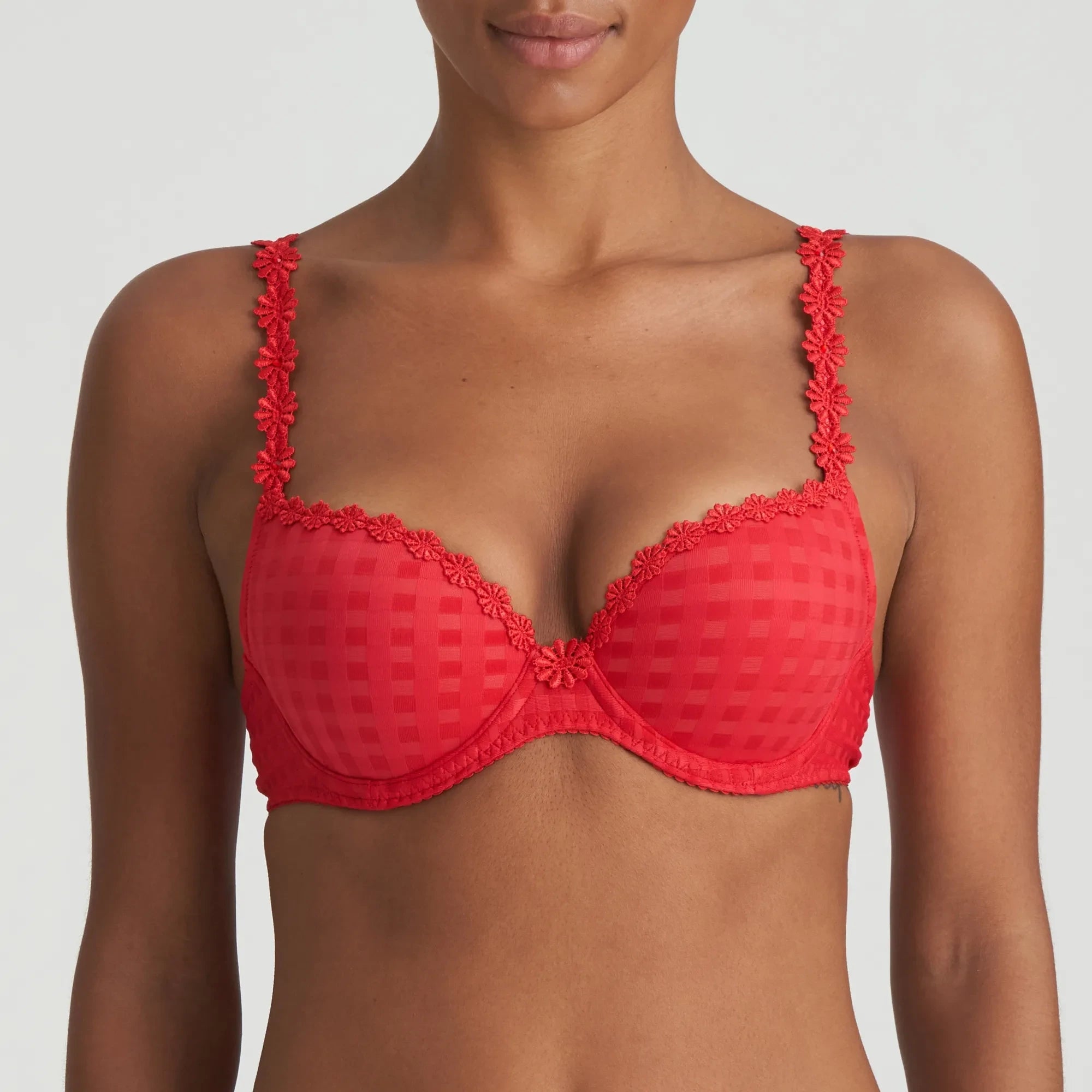 Avero 0200417 - Scarlet