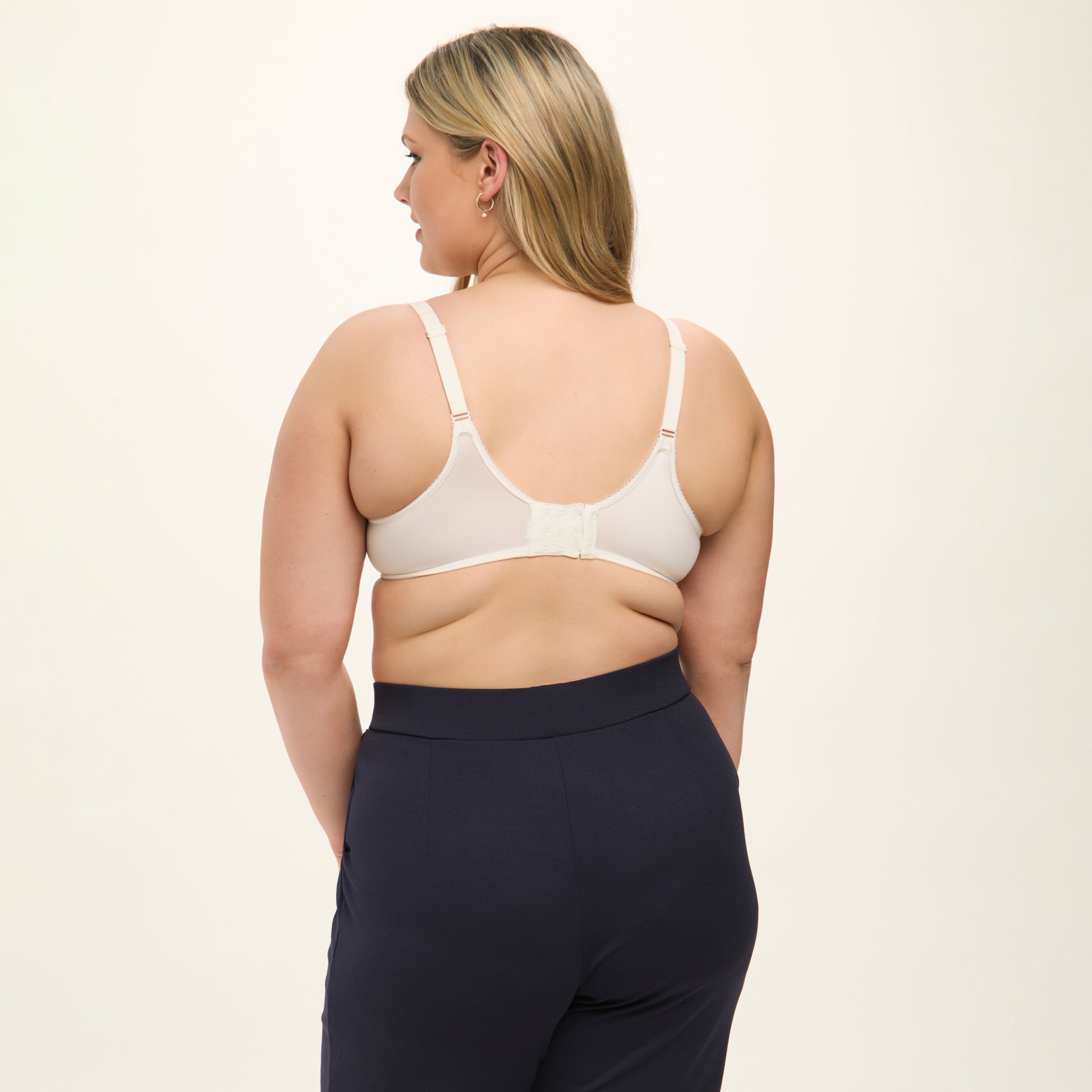 Basic Beauty 853192 - Ivory