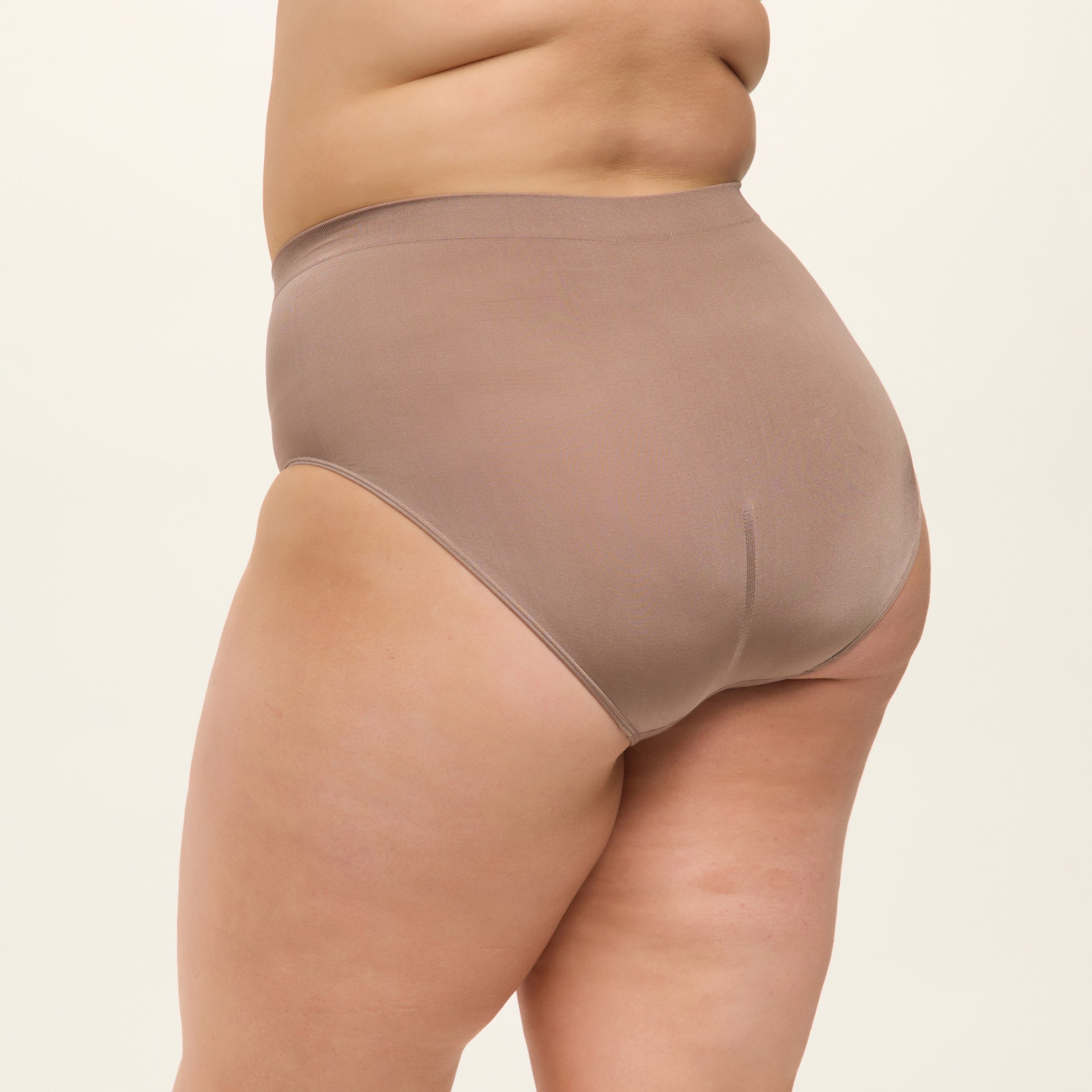 B Smooth 838175 - Deep Taupe