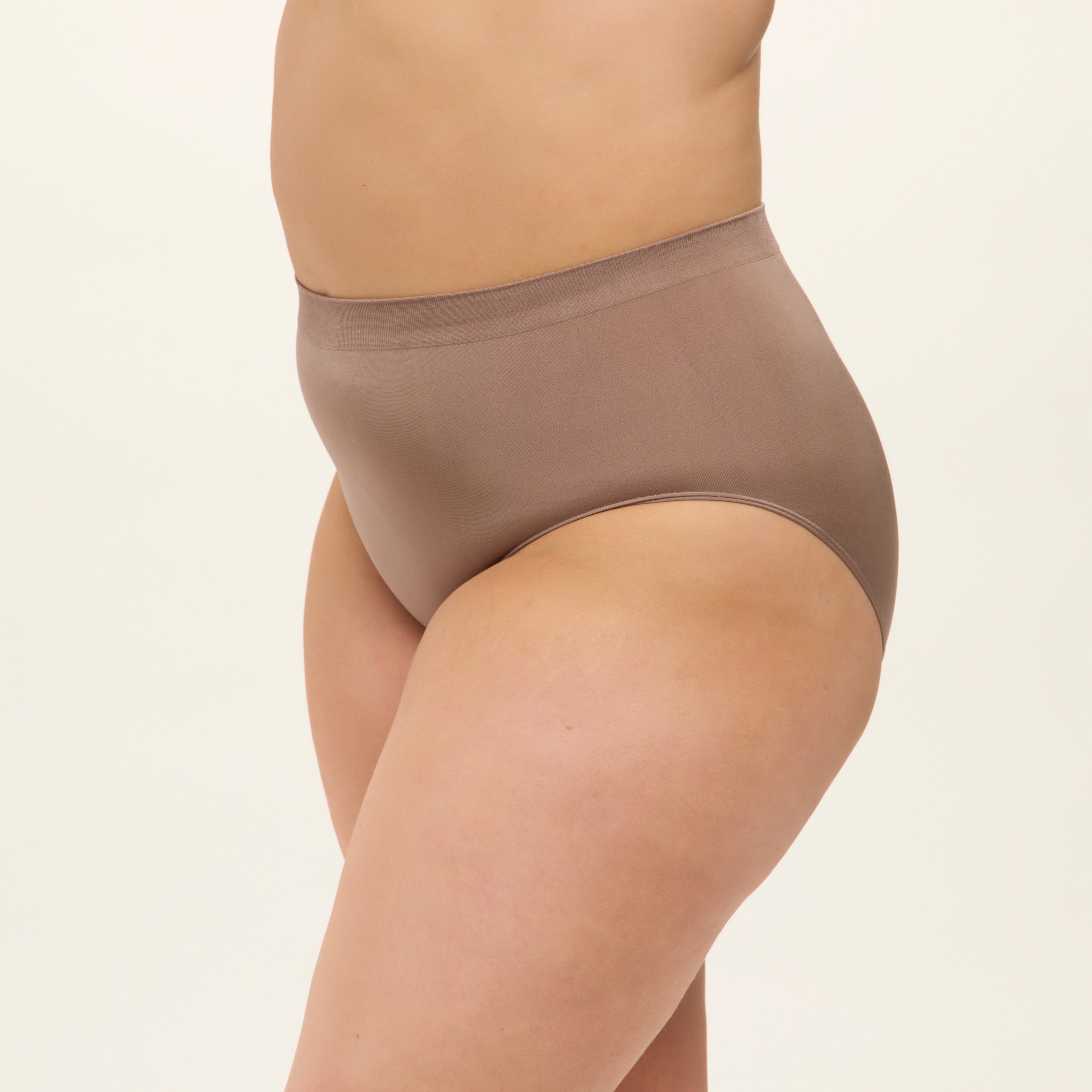 B Smooth 838175 - Deep Taupe