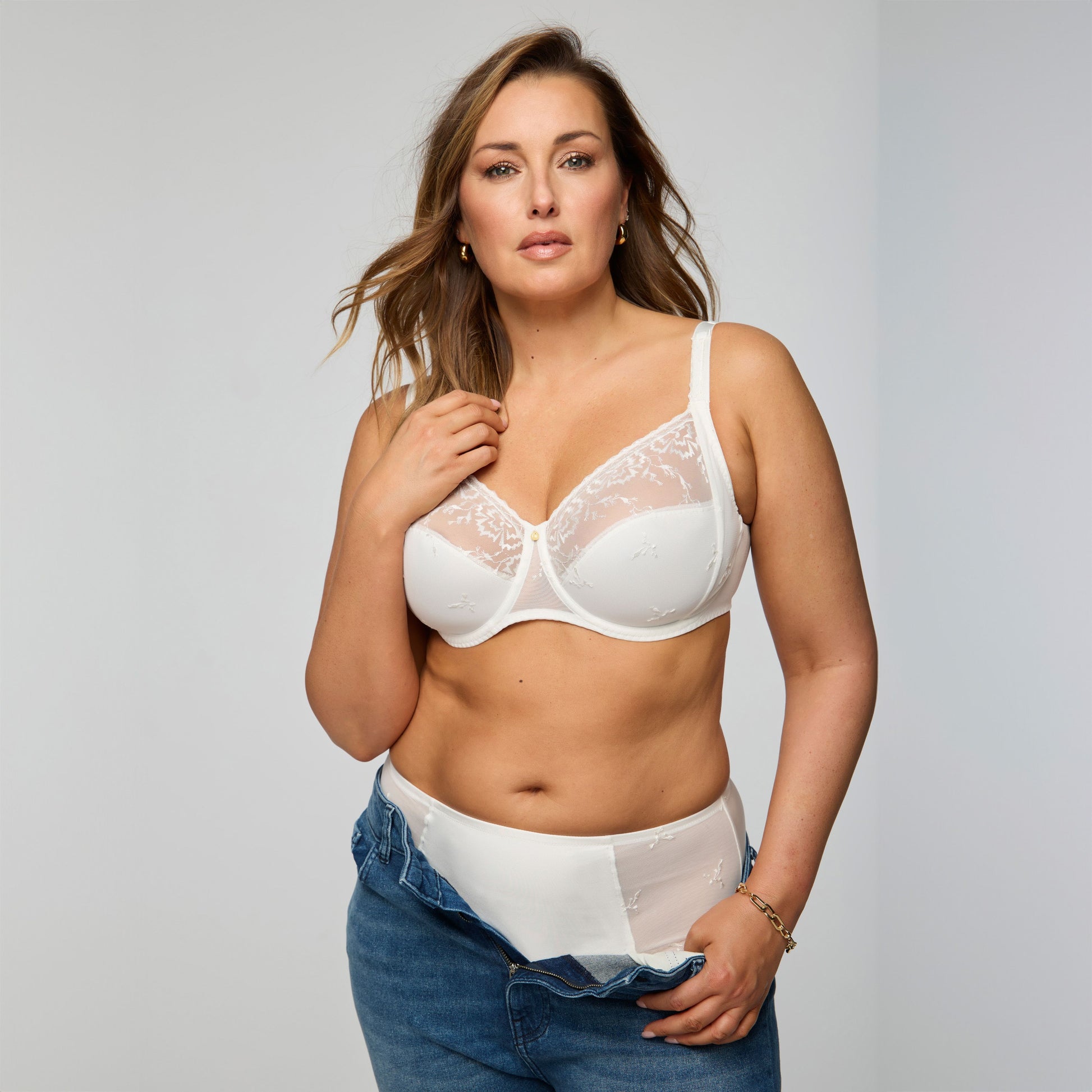 Every Curve C16B1 - Milk