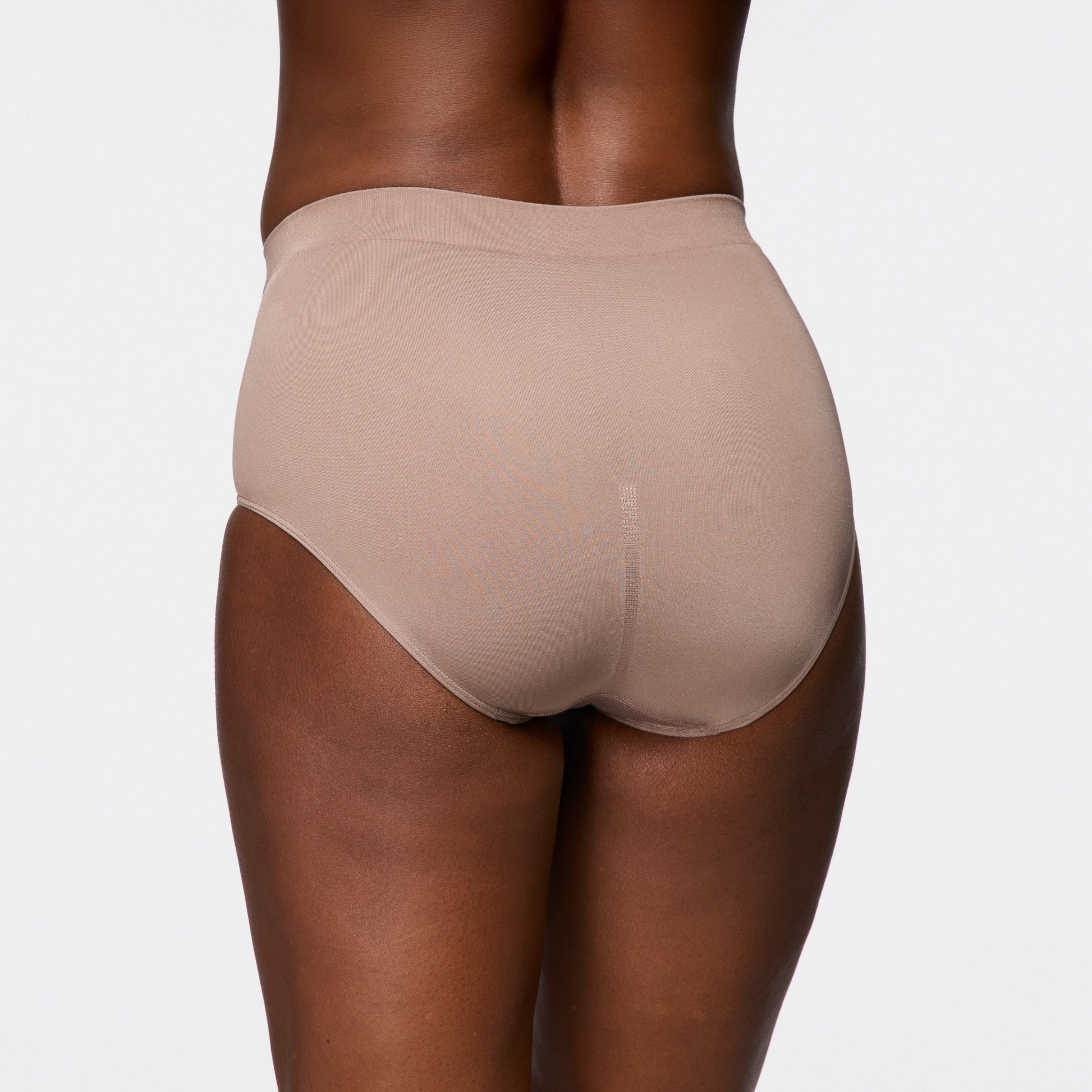B Smooth 838175 - Deep Taupe