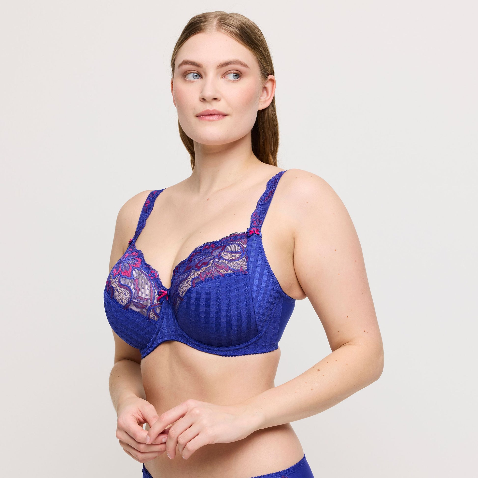 Madison (F-I) 0162121 - Blueberry Kiss
