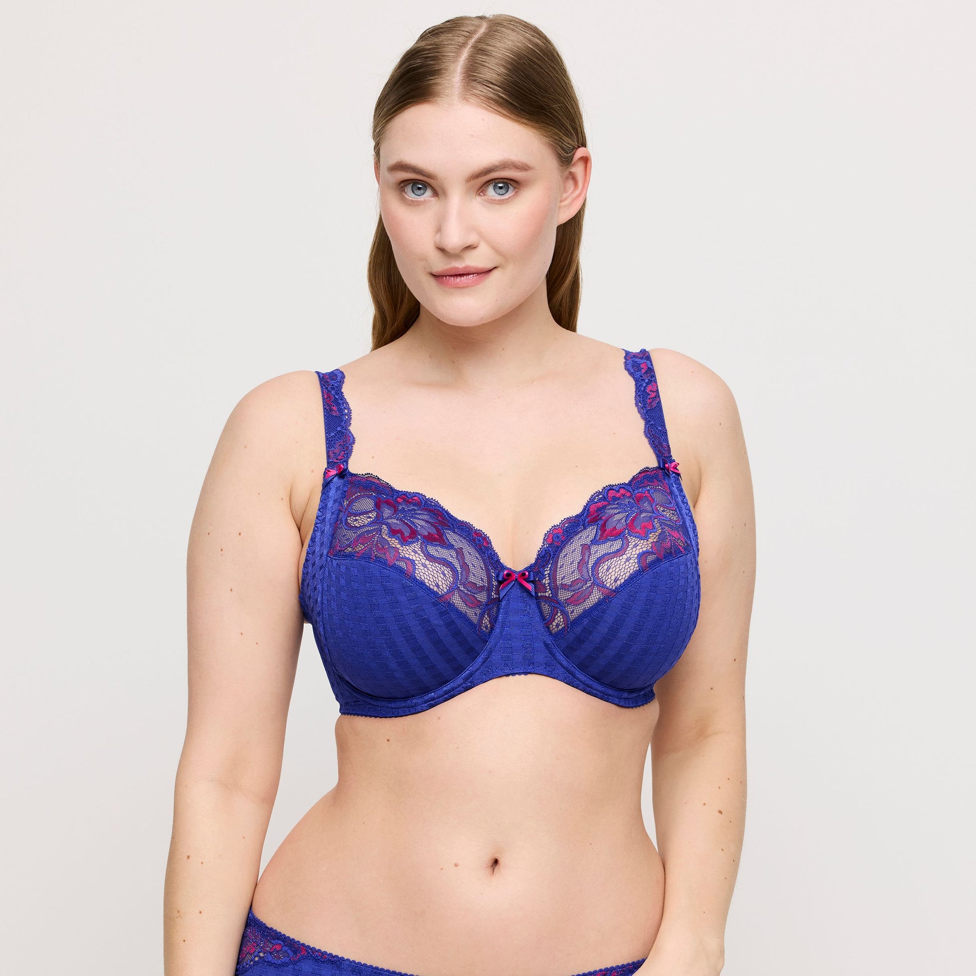 Madison (F-I) 0162121 - Blueberry Kiss