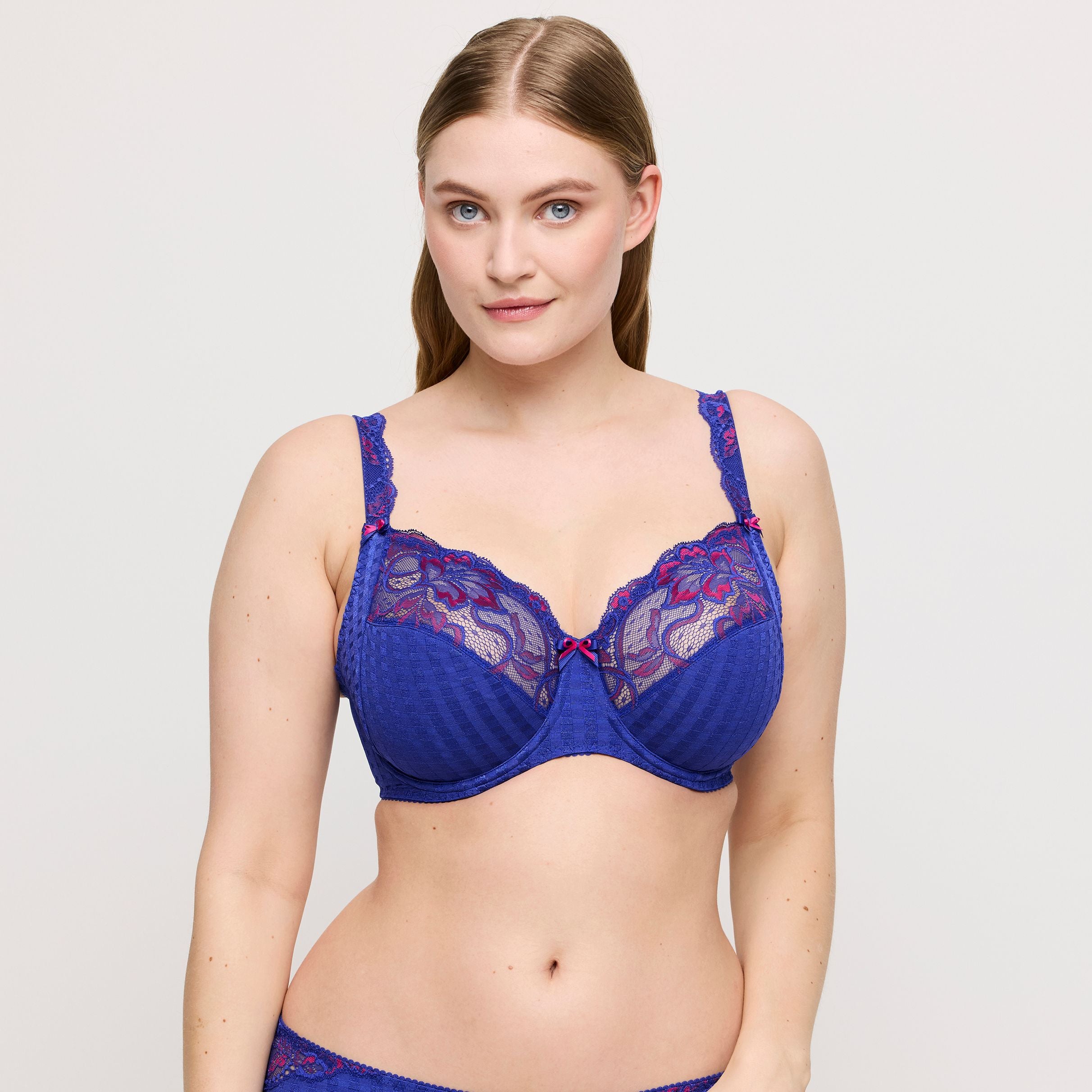 Madison (F-I) 0162121 - Blueberry Kiss