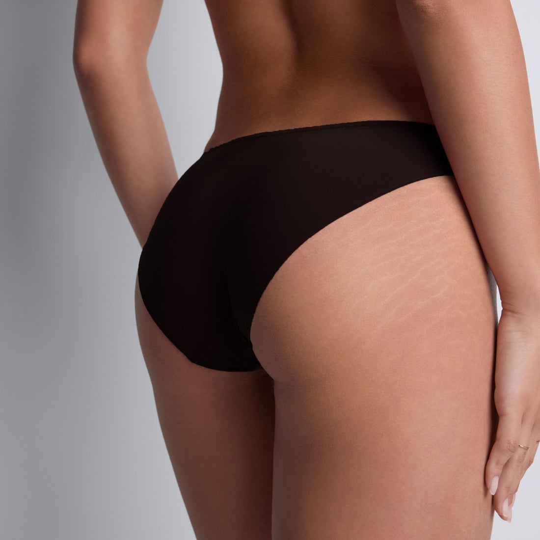 Sheer Emotion 4M22 - Black