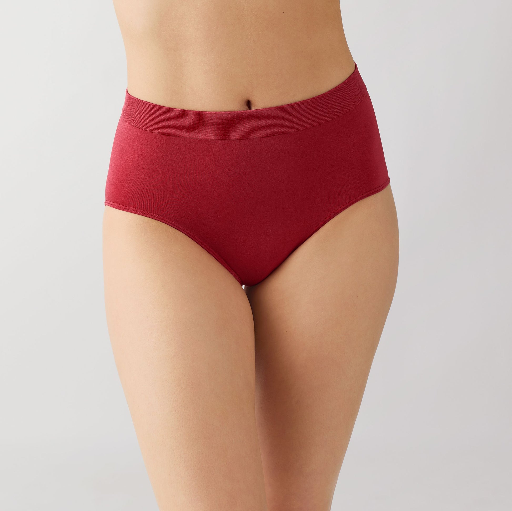 B Smooth 838175 - Regina Red