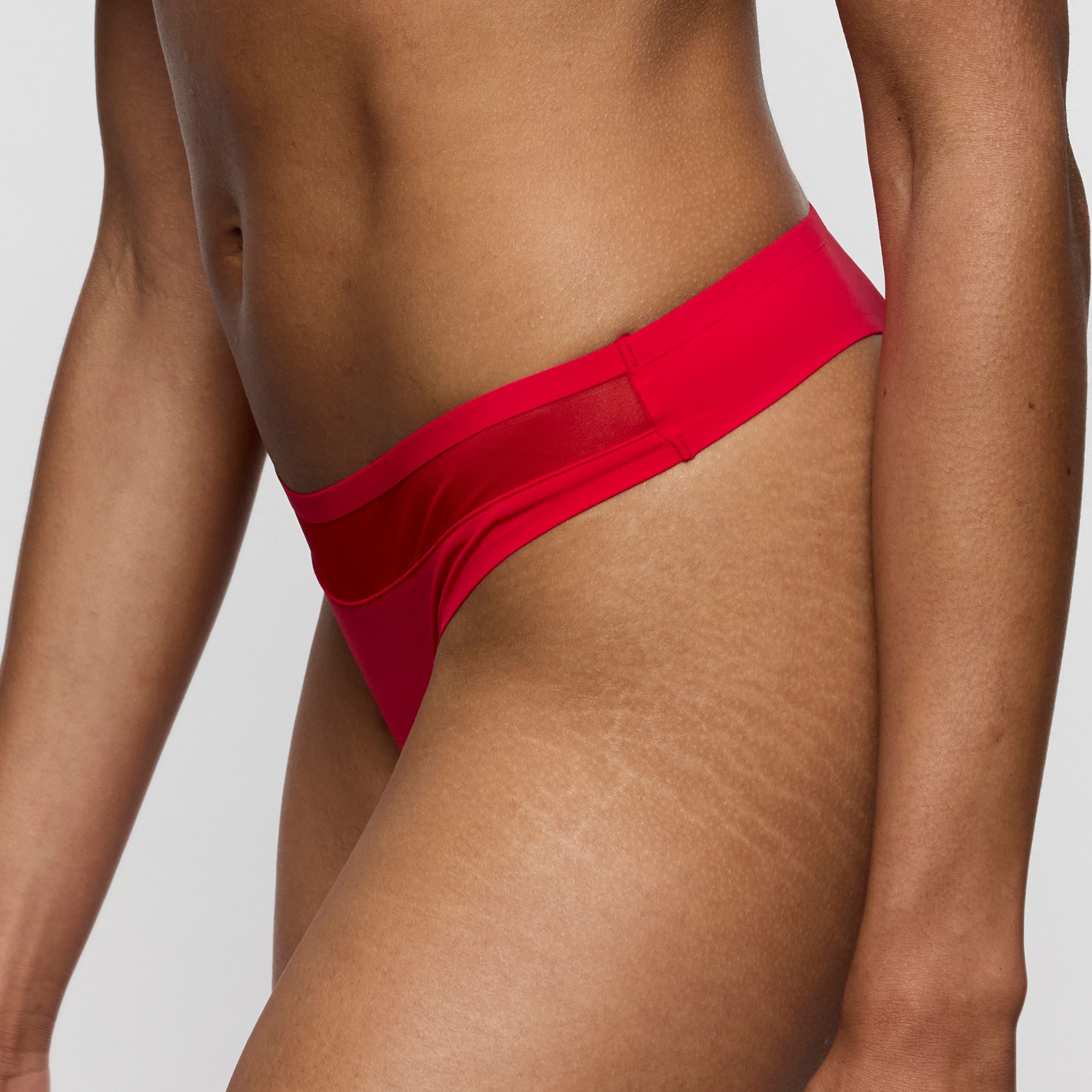 Louie 0622090 - True Red