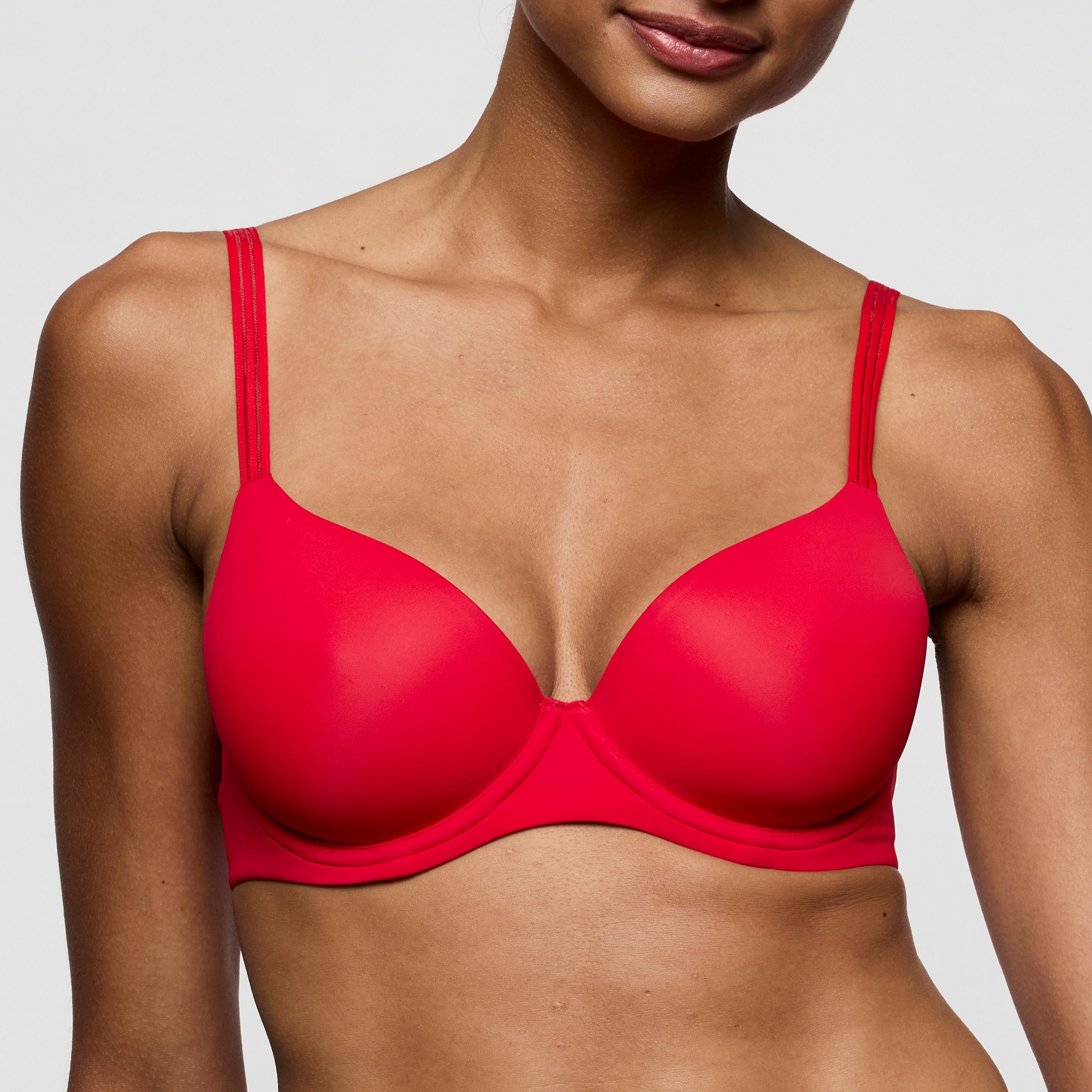 Louie 0122096 - True Red