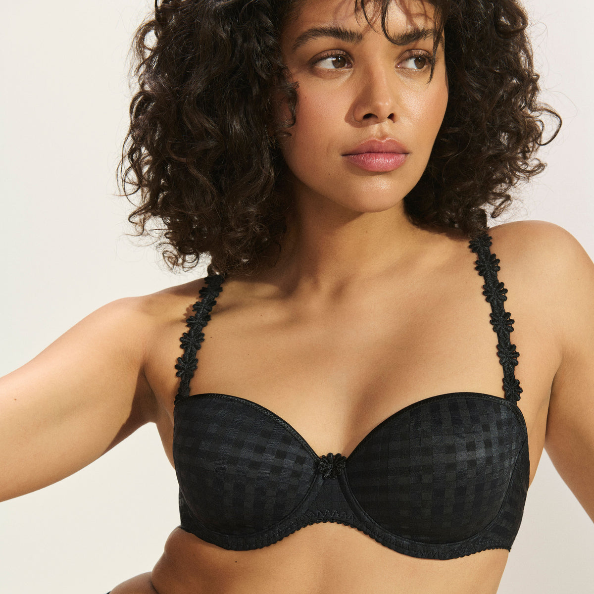 Avero 0100419 - Noir