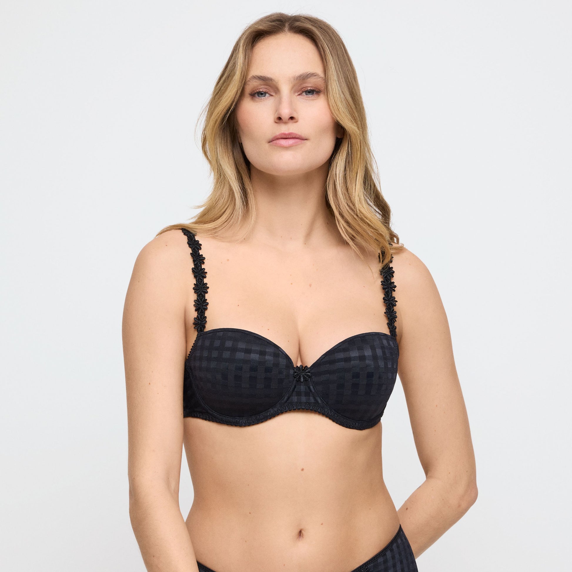 Avero 0100419 - Noir