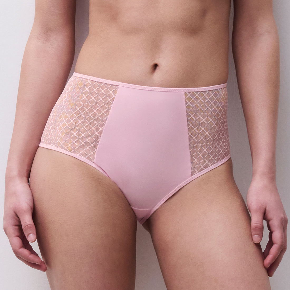 Norah Chic C16M8 083