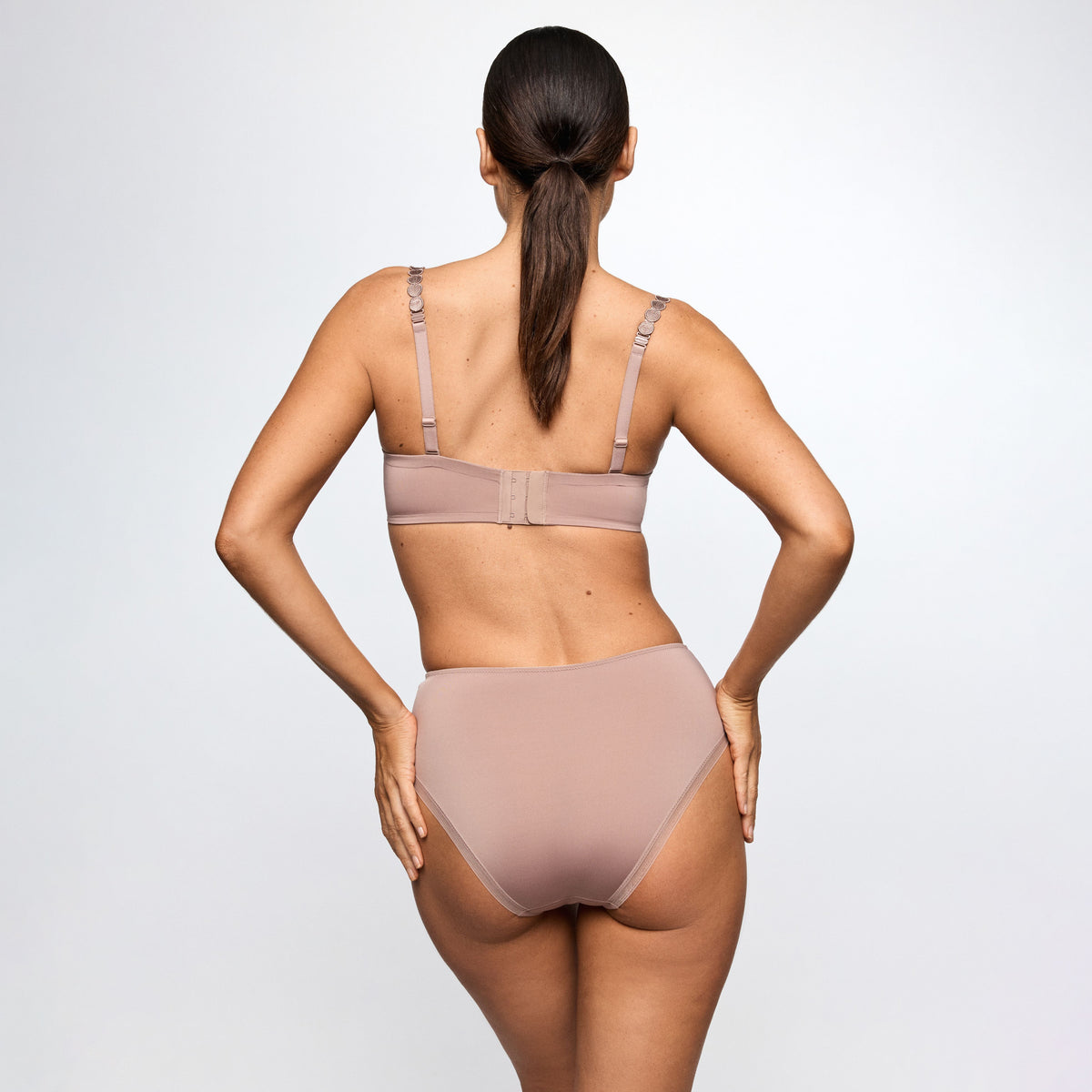 Tom 0520821 - Cosmetic