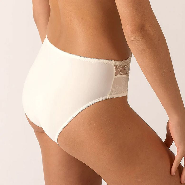Lilly Rose 0582 - Chantilly
